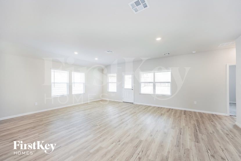 Building Photo - 6754 Hatchery Way