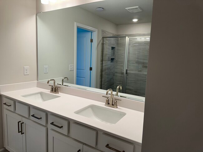 Building Photo - 1577 Halbrook Pl SW
