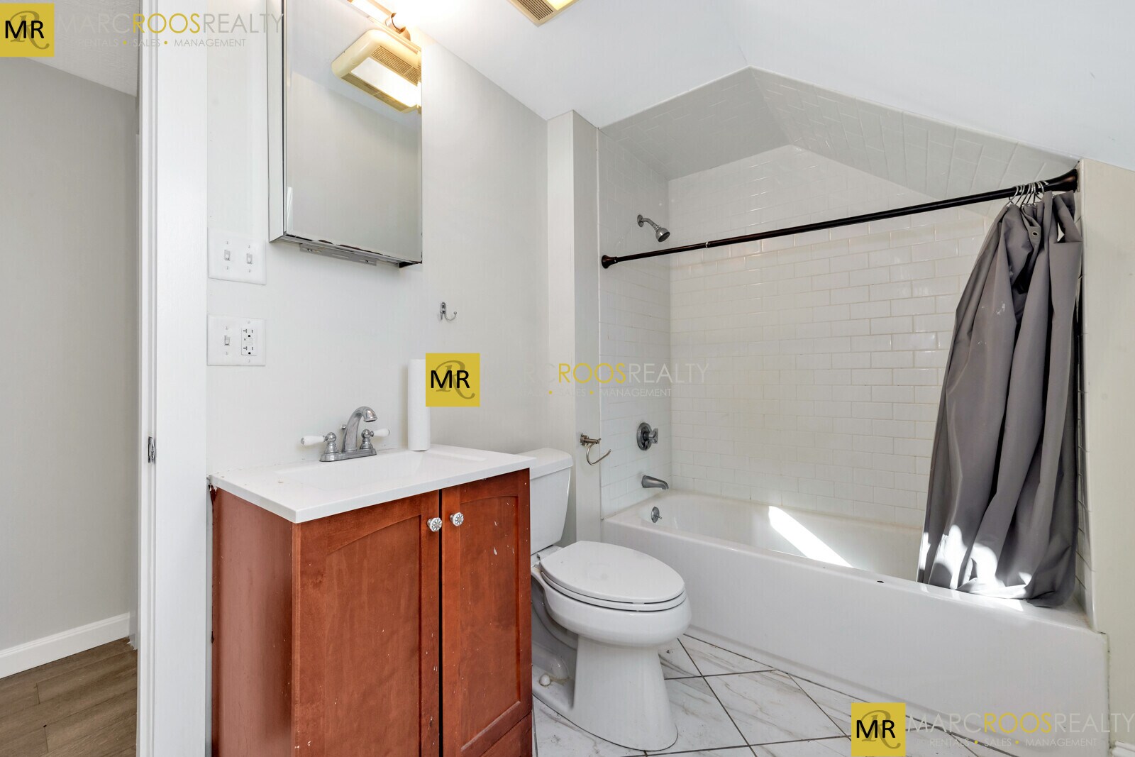 Building Photo - 31 Champney St