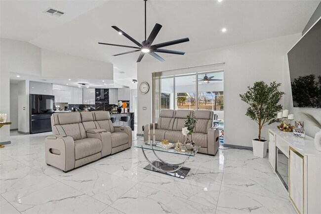 Building Photo - 1062 Greenturf Rd