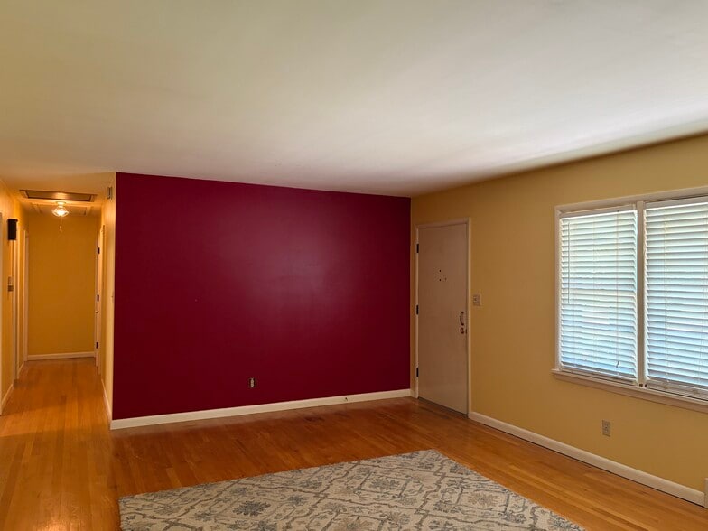 Building Photo - 118 Sunset Dr