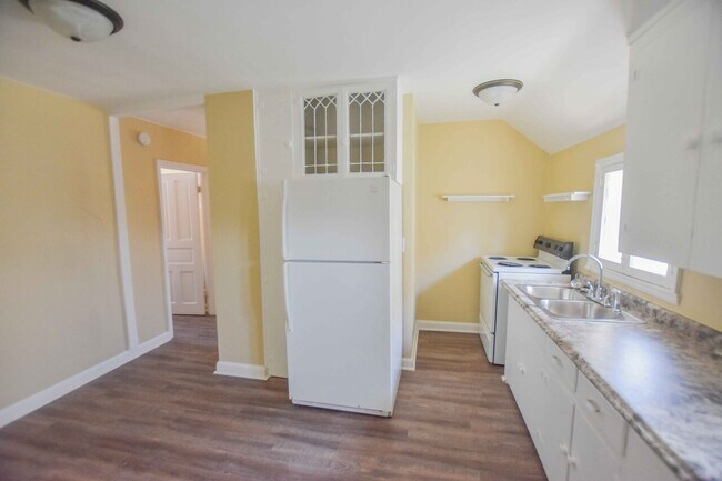 Building Photo - Grand Forks 4-Plex