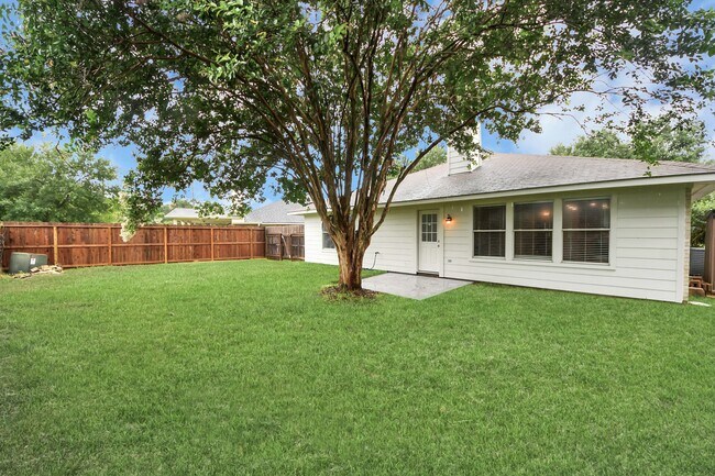 Building Photo - 14610 Hazy Ridge Ln