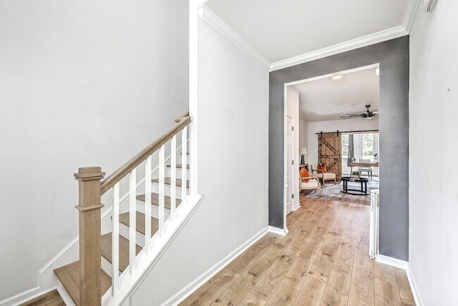 Building Photo - 132 McClellan Way