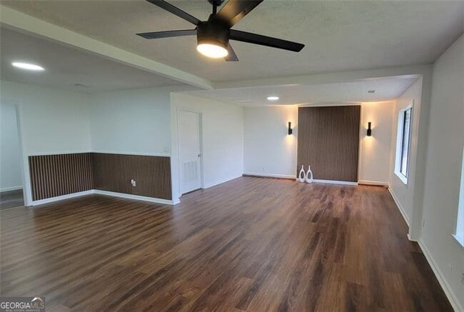 Building Photo - 389 Rosser Rd