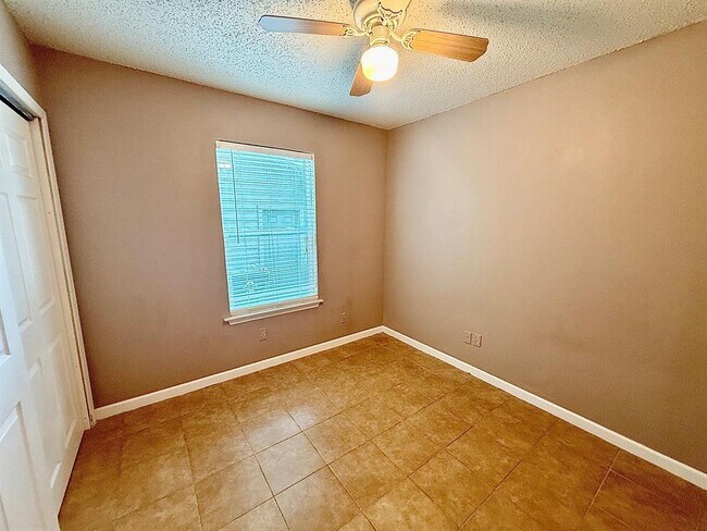 Building Photo - 12102 Grey Fawn Path