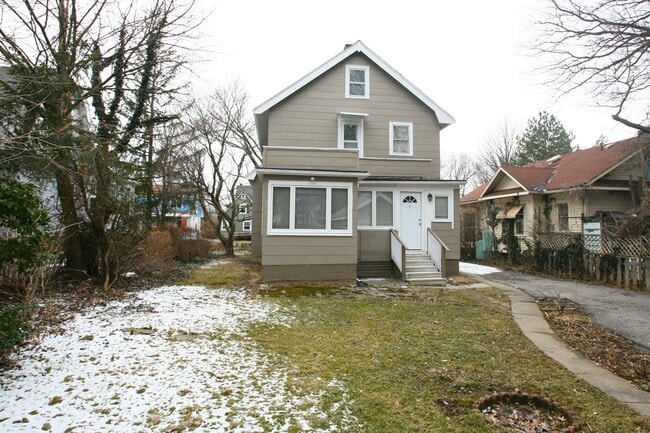 Building Photo - Gorgeous & Completely Rehabbed 3 Bed - 1.5 Bath Colonial for Rent!