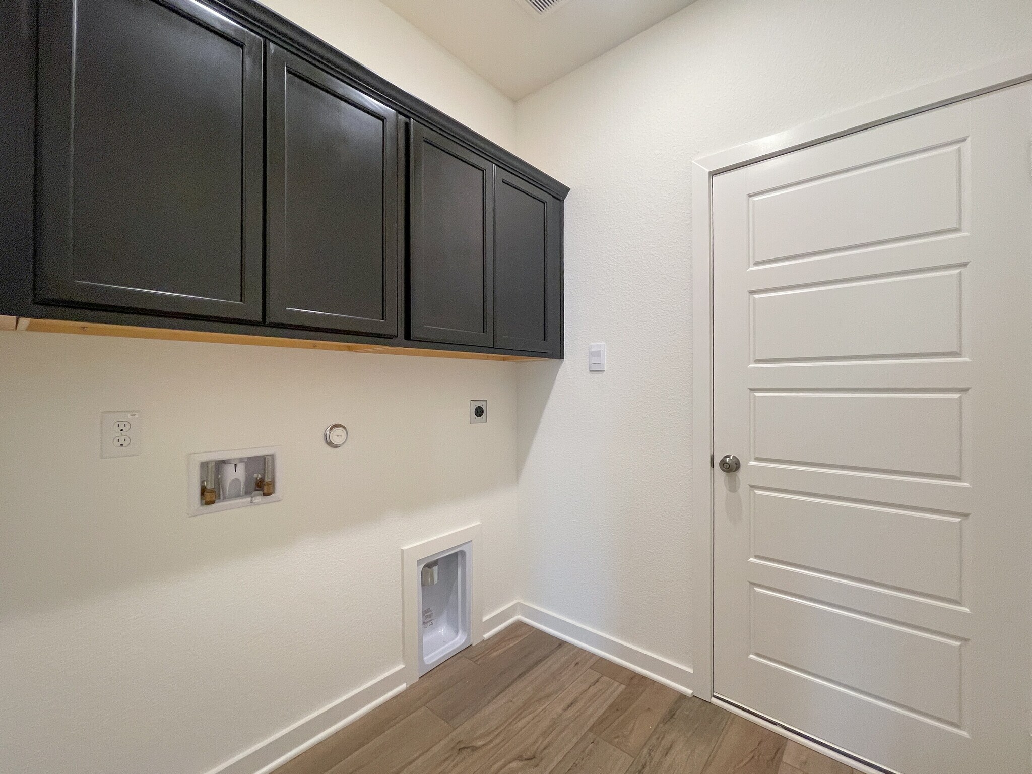 Building Photo - 6912 Llano Dr