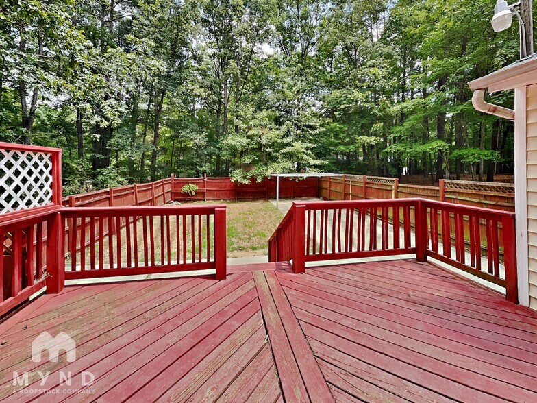 Building Photo - 135 Pine Dr