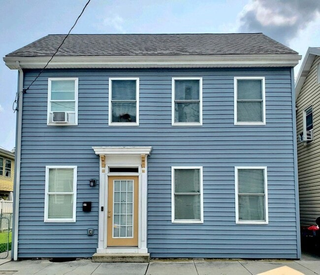 Primary Photo - 37 W Locust St