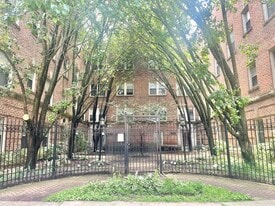 Building Photo - 837 E 52nd St