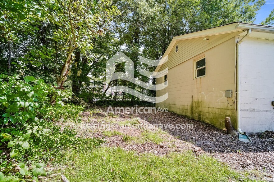 Building Photo - 2401 Phillips Ave