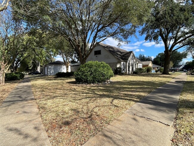 Building Photo - 12322 Huntington Field Dr