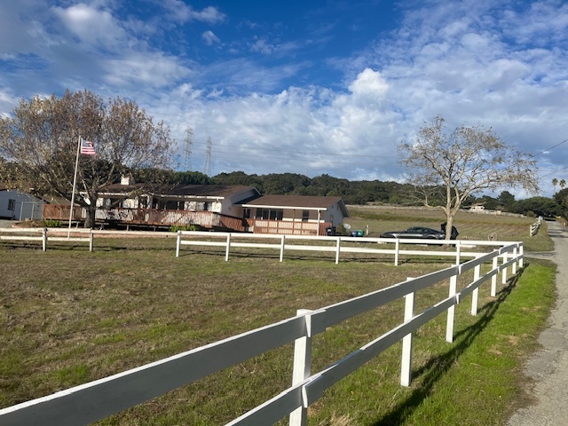 Building Photo - 18685 Pesante Rd