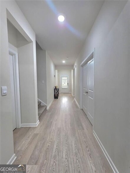 Building Photo - 327 Vly Oak Dr