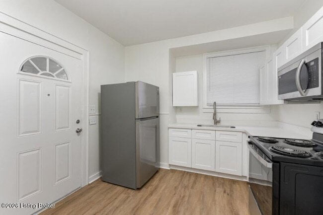 Building Photo - 4806 Peachtree Ave