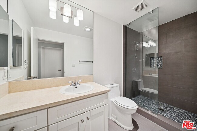 Building Photo - 5715 W Olympic Blvd