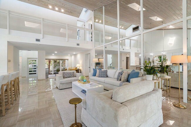 Building Photo - 6110 N Ocean Blvd