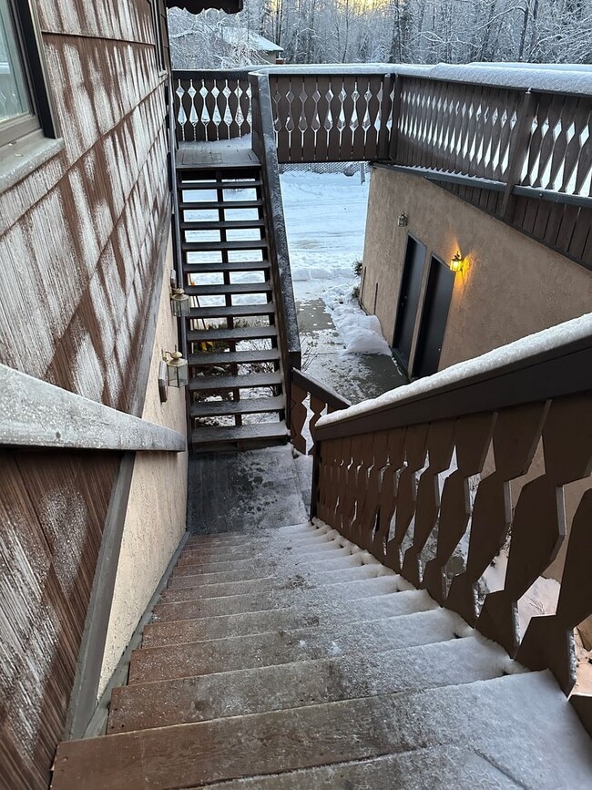 Building Photo - Newly Remodeled, 1 Bed/1 Bath Garage/Washer/Dryer