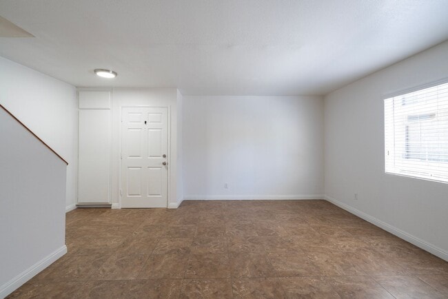 Interior Photo - 1611 S Bundy Dr