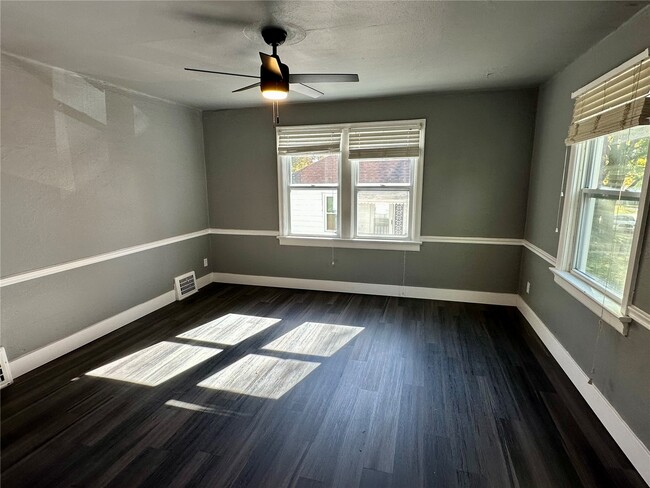 Building Photo - 7121 Lamont Dr