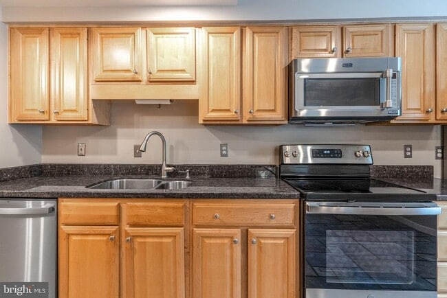 Building Photo - 6414 Old Scotts Ct