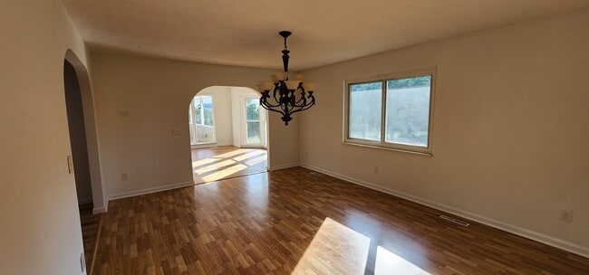 Building Photo - 169 Valleyview Dr