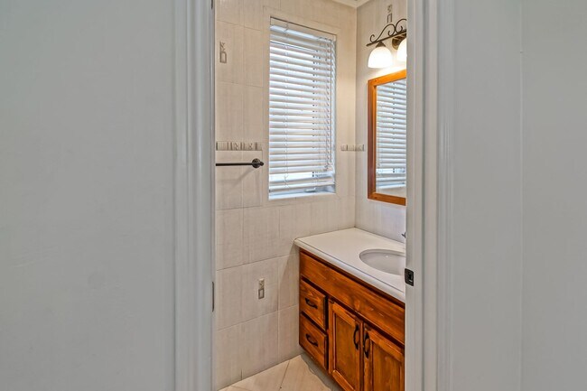 Building Photo - 15624 Sombra Ave