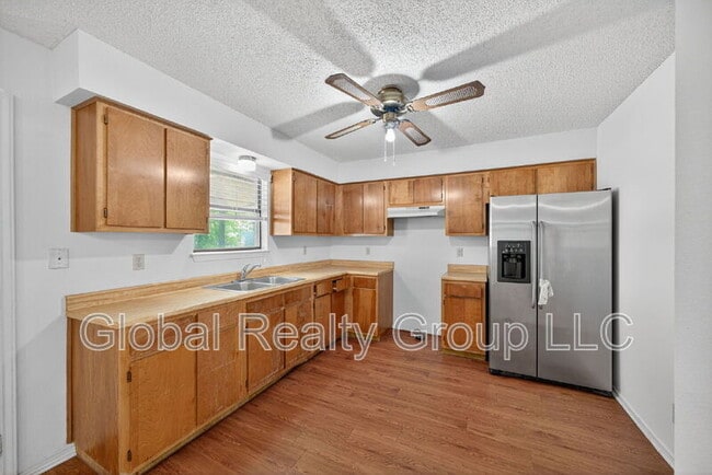 Building Photo - 309 Meadow Dr