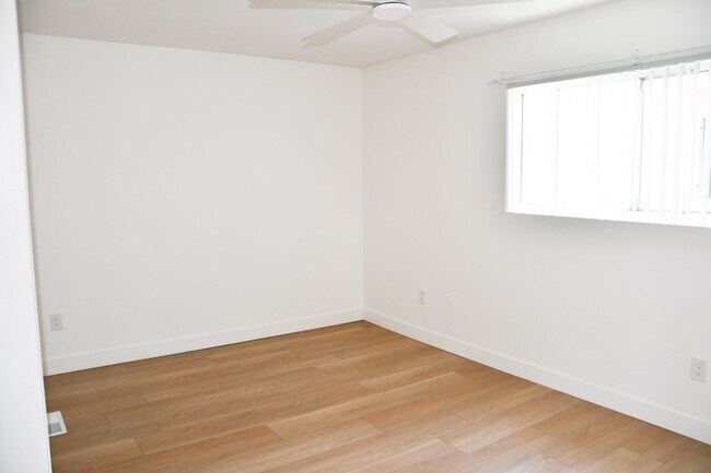 Building Photo - Valencia (994)