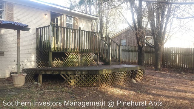 Building Photo - 2711 Monticello Dr NW