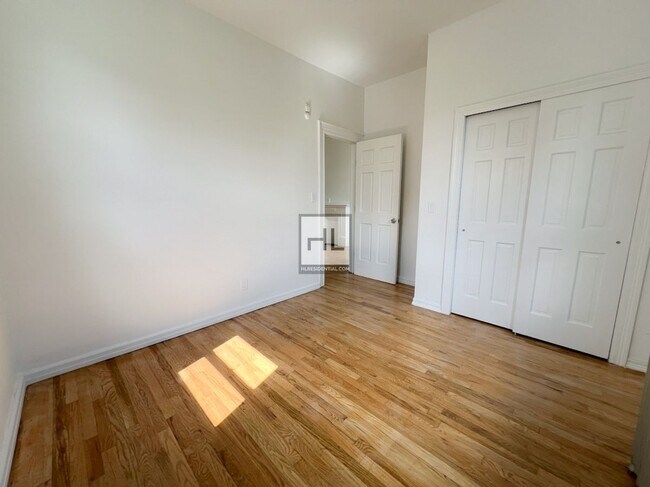 Building Photo - 42 STREET