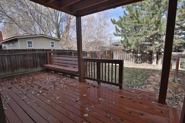 Building Photo - 3 Bedroom, 2.5 Bath Townhome