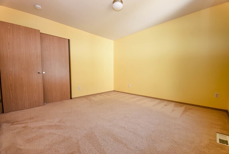 Building Photo - 1349 Burnside Pl