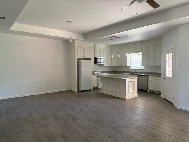 Building Photo - 314 Javier Dr
