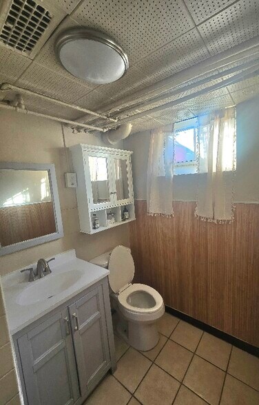 Building Photo - 753 Bellaire St