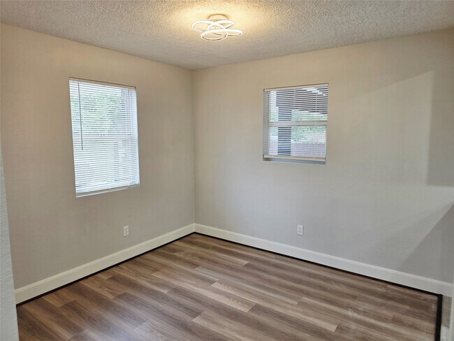 Building Photo - 9713 Yuma St