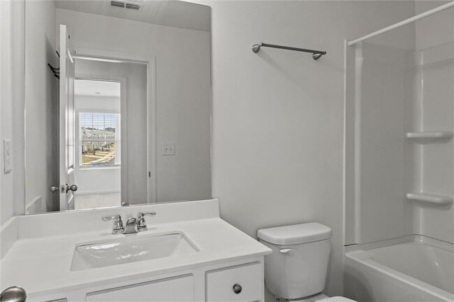 Building Photo - 595 Magnolia Cir