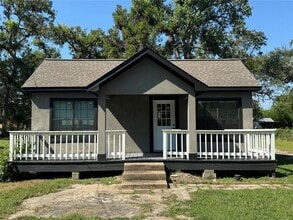 Building Photo - 136 Dodge St