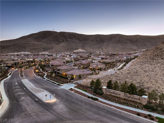 Building Photo - 3213 Molinos Dr