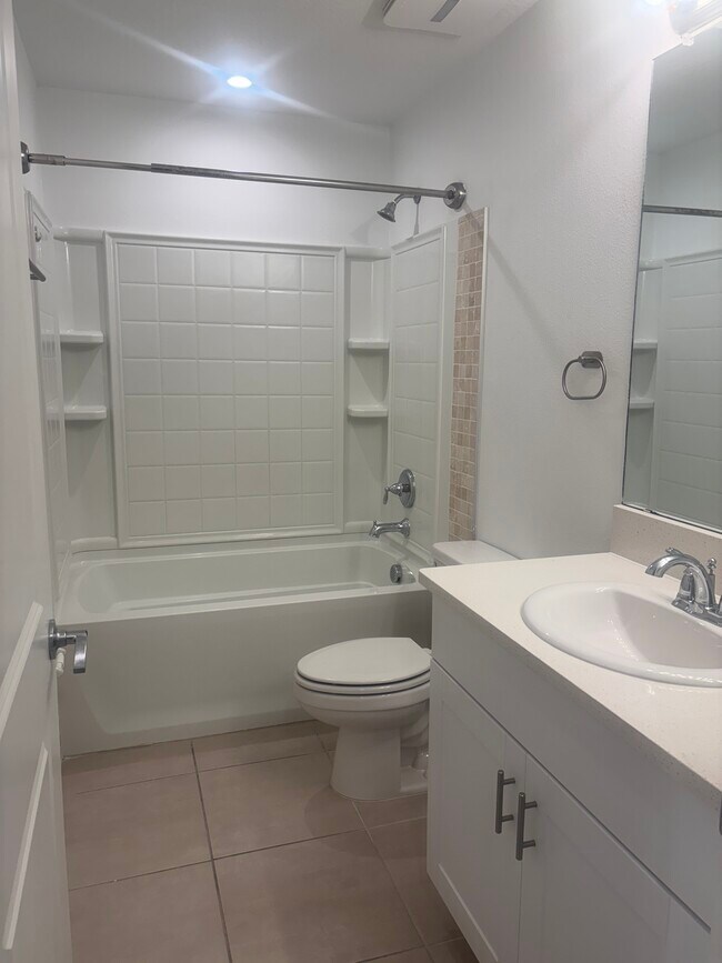 Building Photo - 2302 Alee Ln