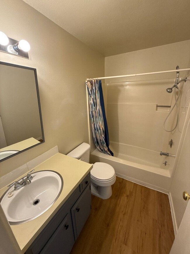 Building Photo - 2683 12th Pl SE