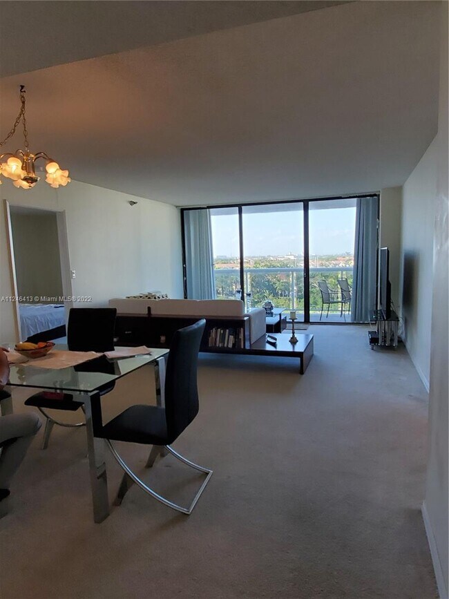 Building Photo - 20515 E Country Club Dr  841 Aventura Fl 3...