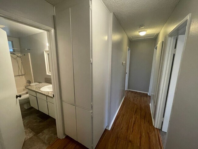 Building Photo - 43841 Nathan Dr