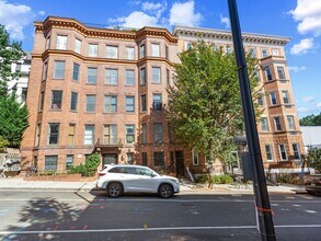 Building Photo - Charming 2BR/2BA Condo Near U Street with ...