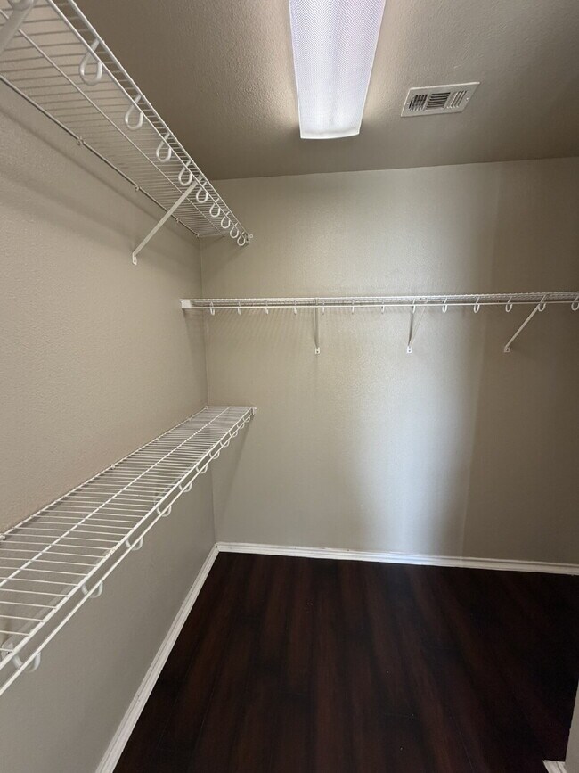 Building Photo - 9626 Anderson Way