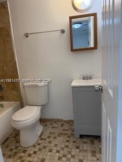 Building Photo - 510 NW 24th Ave