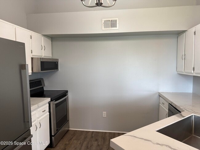 Building Photo - 7170 US-1