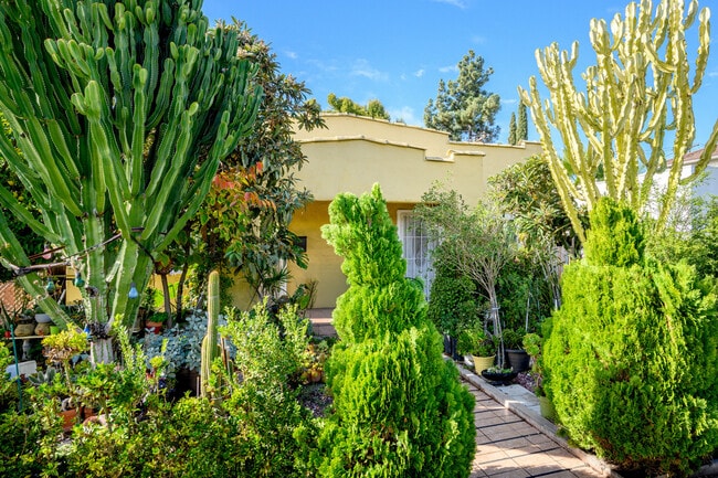 Building Photo - 325 Lafayette St