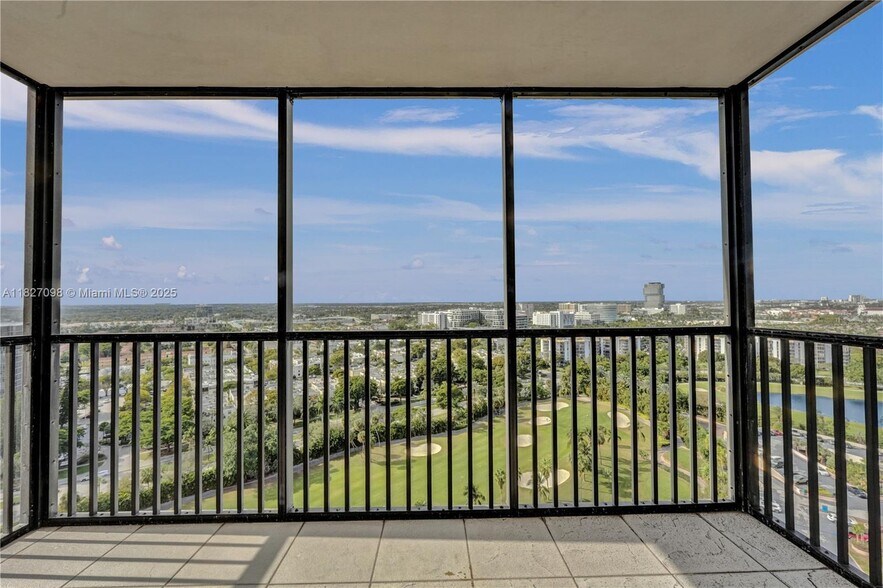 Building Photo - 20335 W Country Club Dr